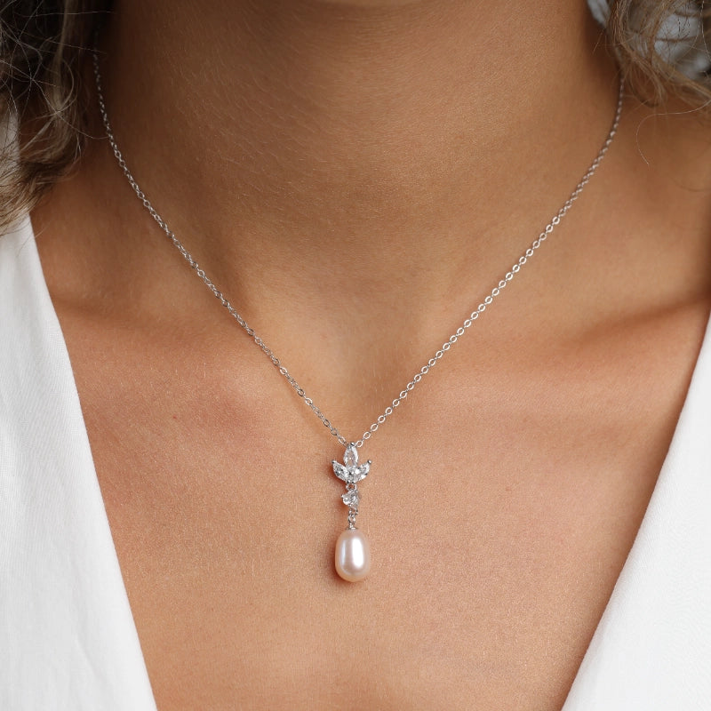 שרשרת כסף JETEM תליון פרח משובץ פנינה