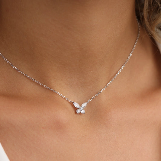 שרשרת כסף תליון פרפר משובץ