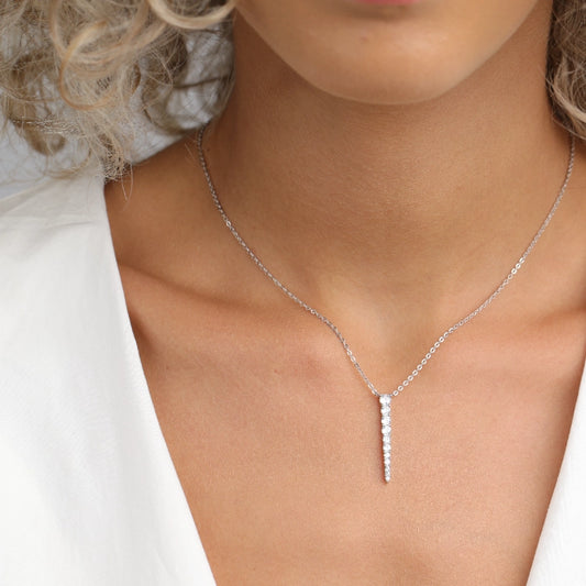 שרשרת כסף תליון שפיץ זרקונים