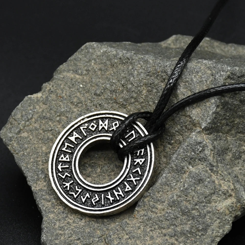 Viking Iceland Vegvisir Helmet Rune Circle Necklace Magic Men'S Amulet Pendant Nordic Viking Rune Valknut Wicca Jewelry Wholesal