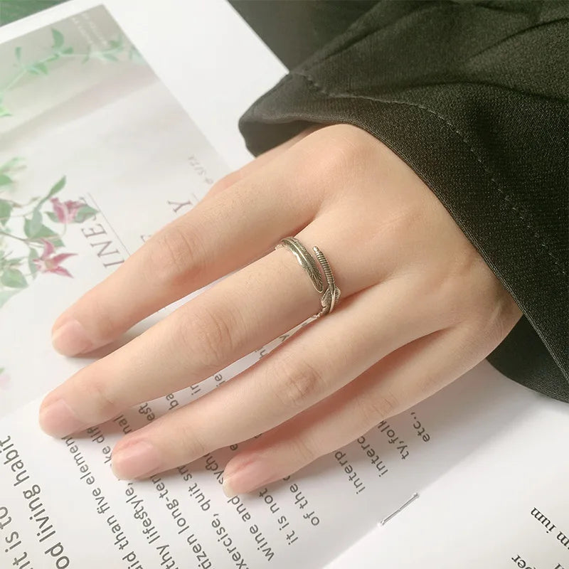 טבעת רטרו עם נוצות מכסף 925